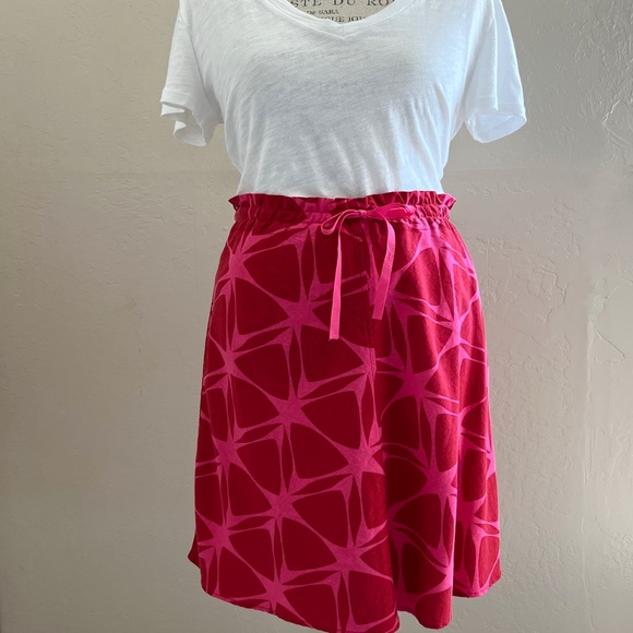 H&M Red & Pink Geometeric Pattern Swing Skirt Size 6 - Picture 2 of 11